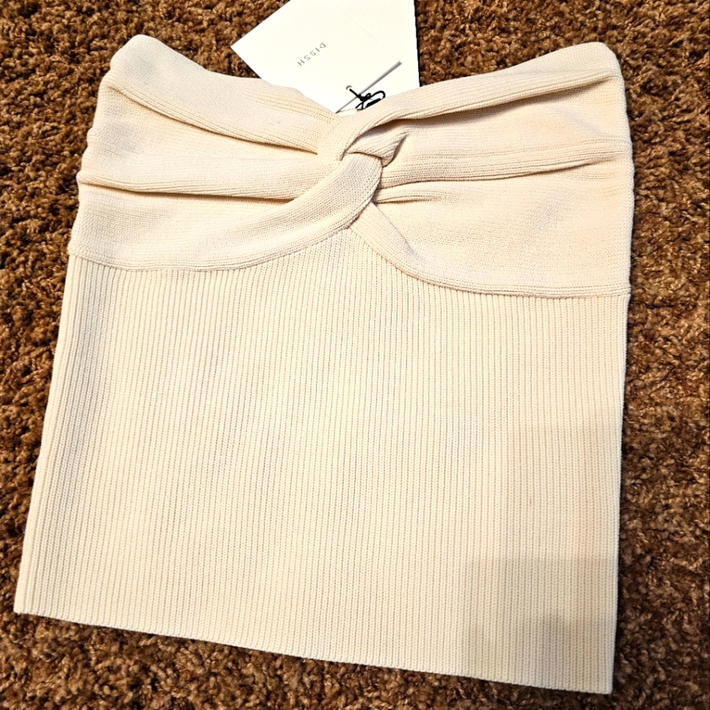 Adorable sweater tube style.